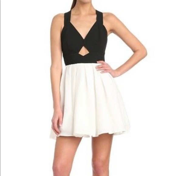 Black & White, Bow Back, Keyhole Cocktail Dress - Picture 2 of 4